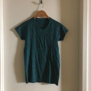 Lululemon t-shirt